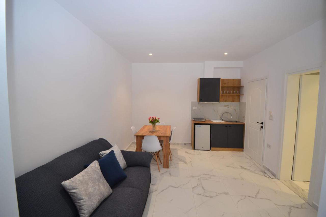 E&L Luxury Apartments Sarandë Eksteriør bilde